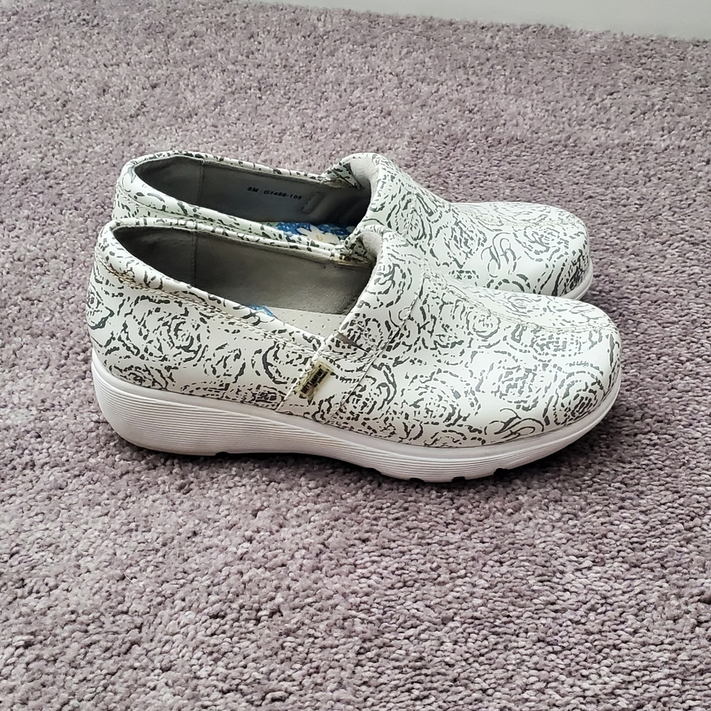 NWOT Grey's anatomy Meredith clog